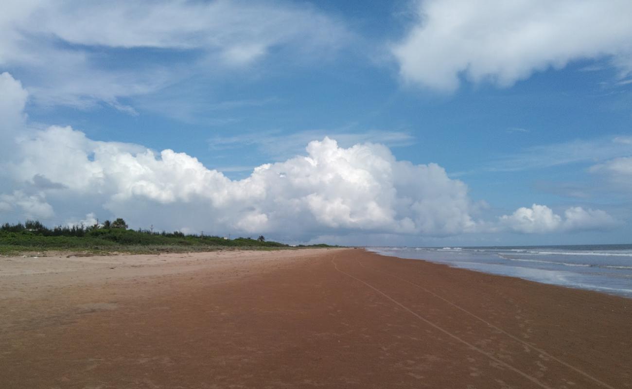 Pandurangapuram Beach'in fotoğrafı parlak kum yüzey ile