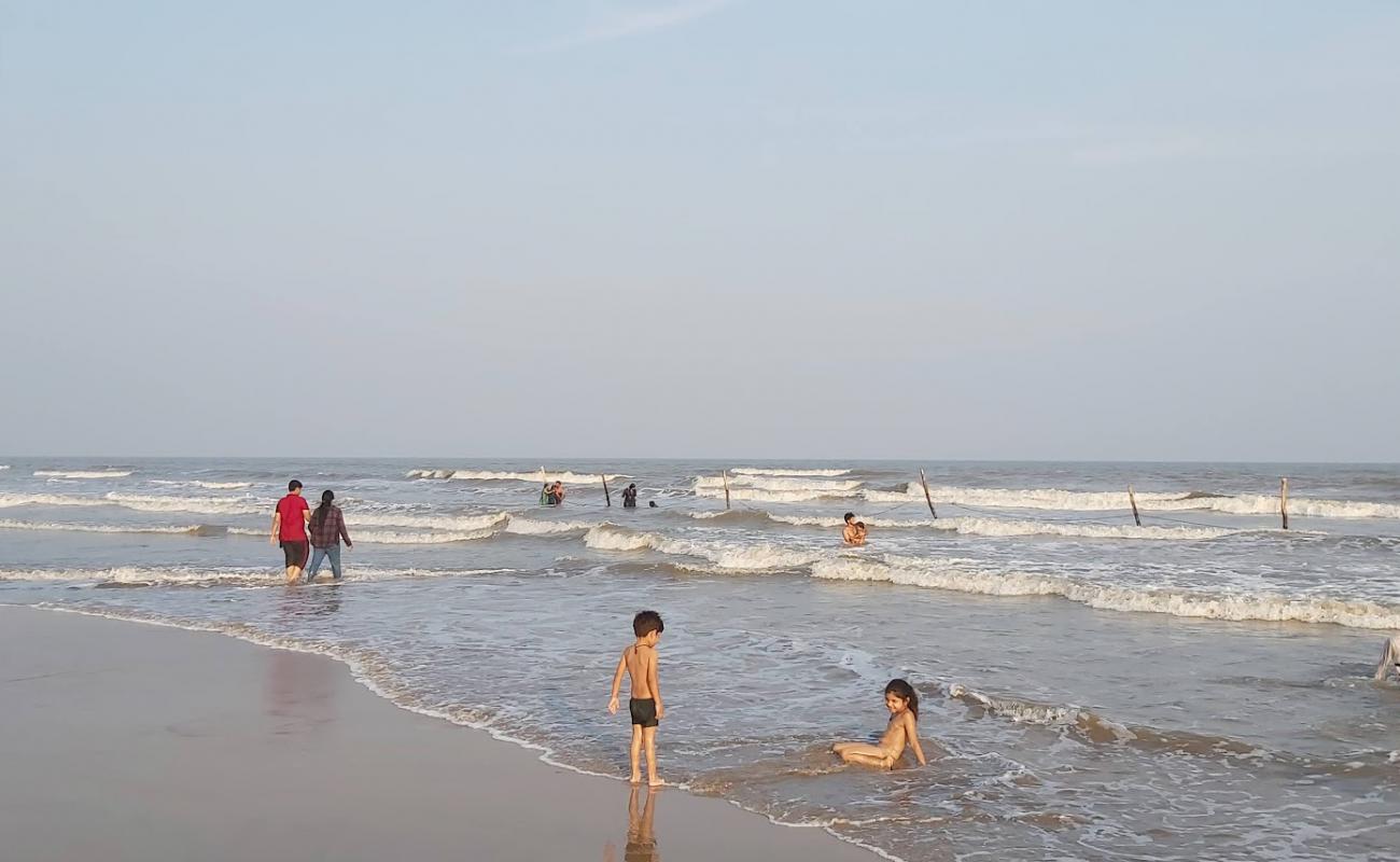 Machilipatnam Beach'in fotoğrafı parlak kum yüzey ile