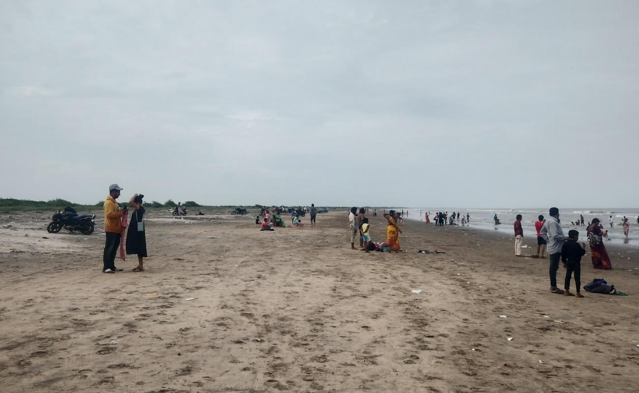 Manginapudi Beach'in fotoğrafı parlak ince kum yüzey ile