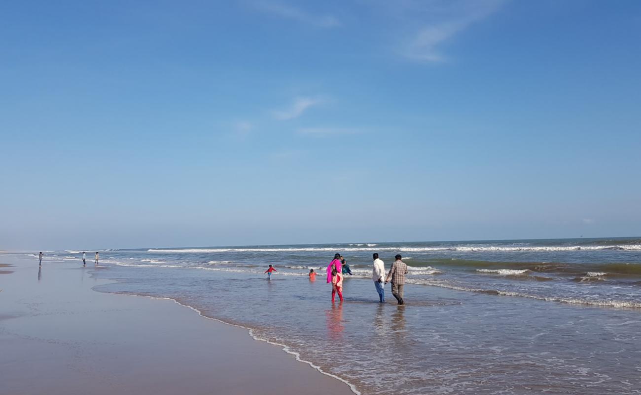 Surasani Yanam Beach'in fotoğrafı parlak ince kum yüzey ile