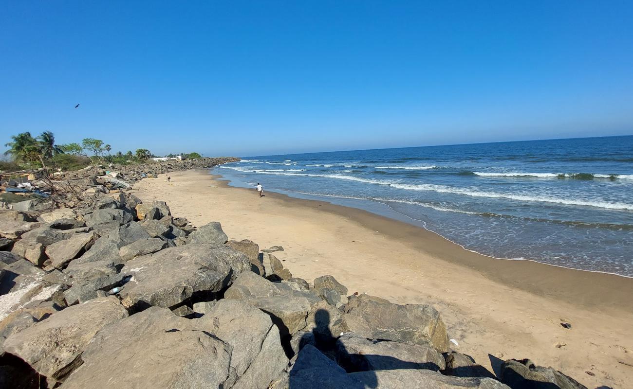 Uppada Beach'in fotoğrafı parlak kum yüzey ile