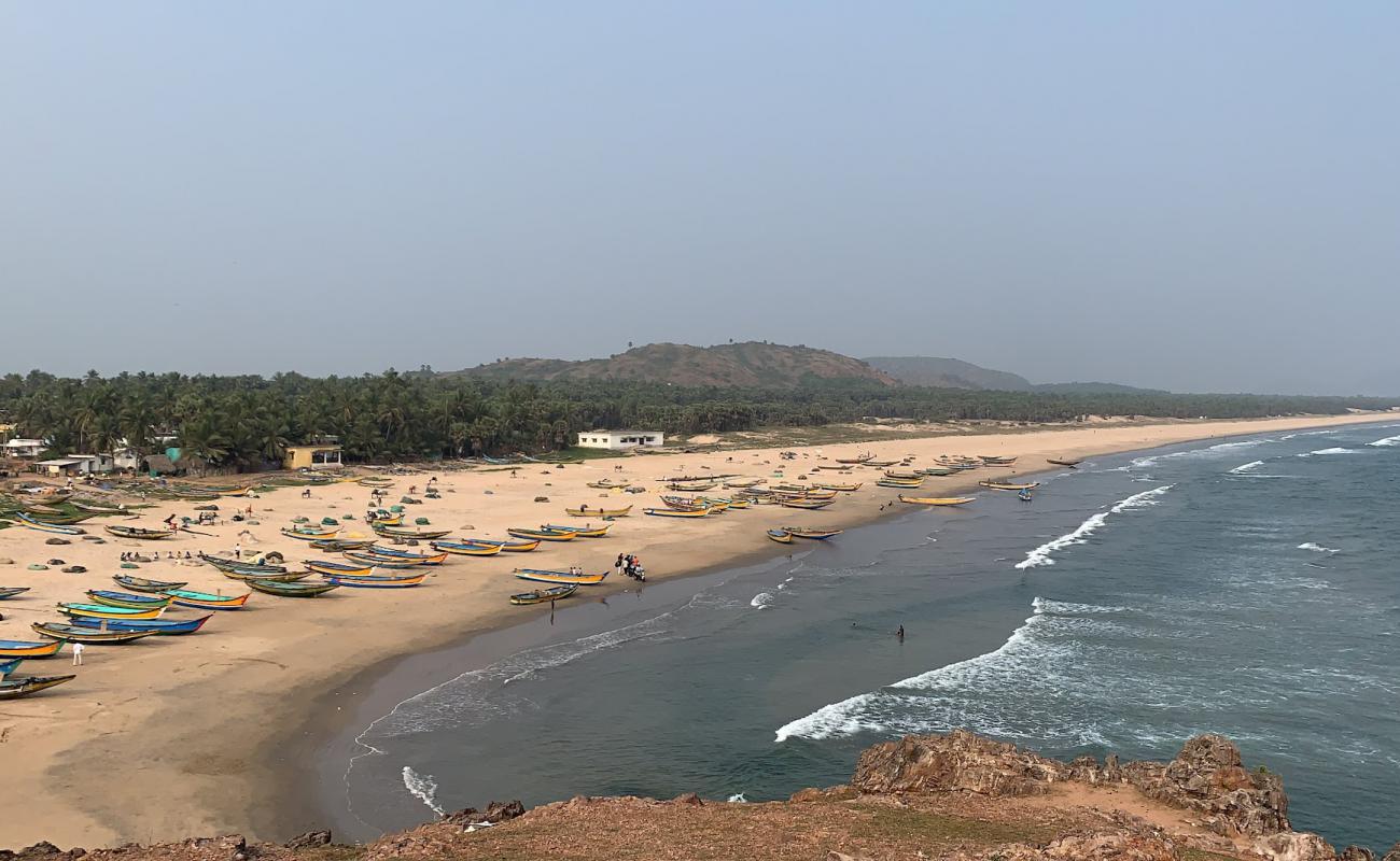 Revupolavaram Beach'in fotoğrafı parlak kum yüzey ile