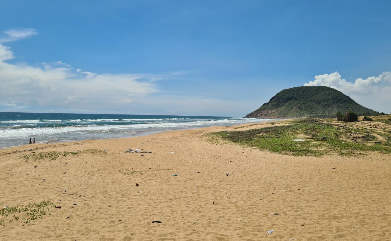 Lovapalle Beach'in fotoğrafı parlak kum yüzey ile