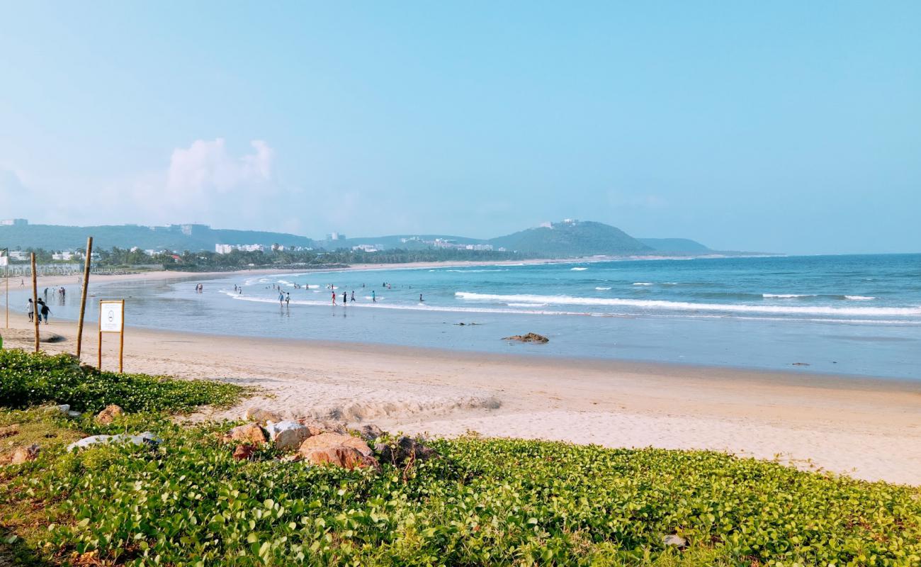 Pudimadaka Beach'in fotoğrafı parlak kum yüzey ile