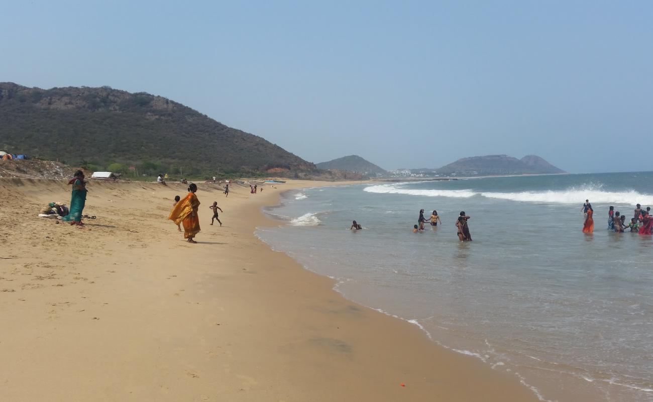 Sagar Nagar Beach'in fotoğrafı parlak kum yüzey ile