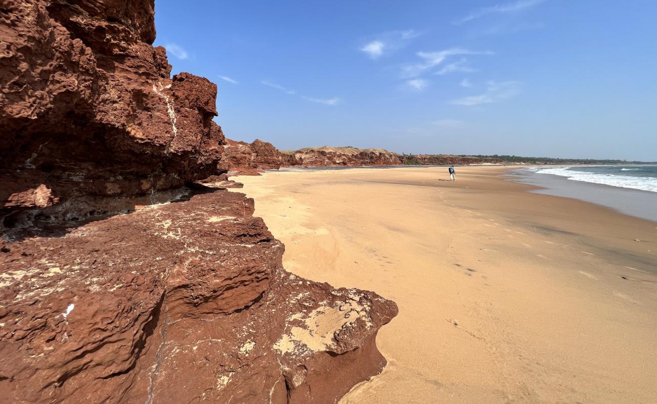 Pandavula Pancha Beach'in fotoğrafı açık bej kum yüzey ile