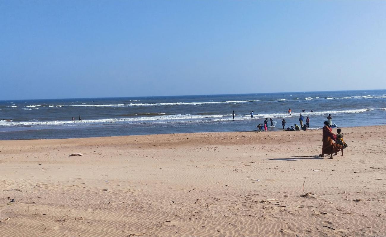 Ganagalla Peta Beach'in fotoğrafı açık bej kum yüzey ile