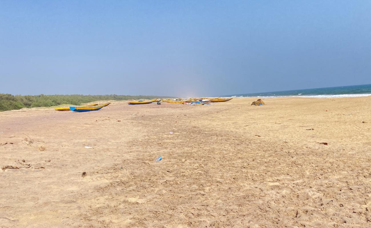 S Matchelesam Beach'in fotoğrafı açık bej kum yüzey ile