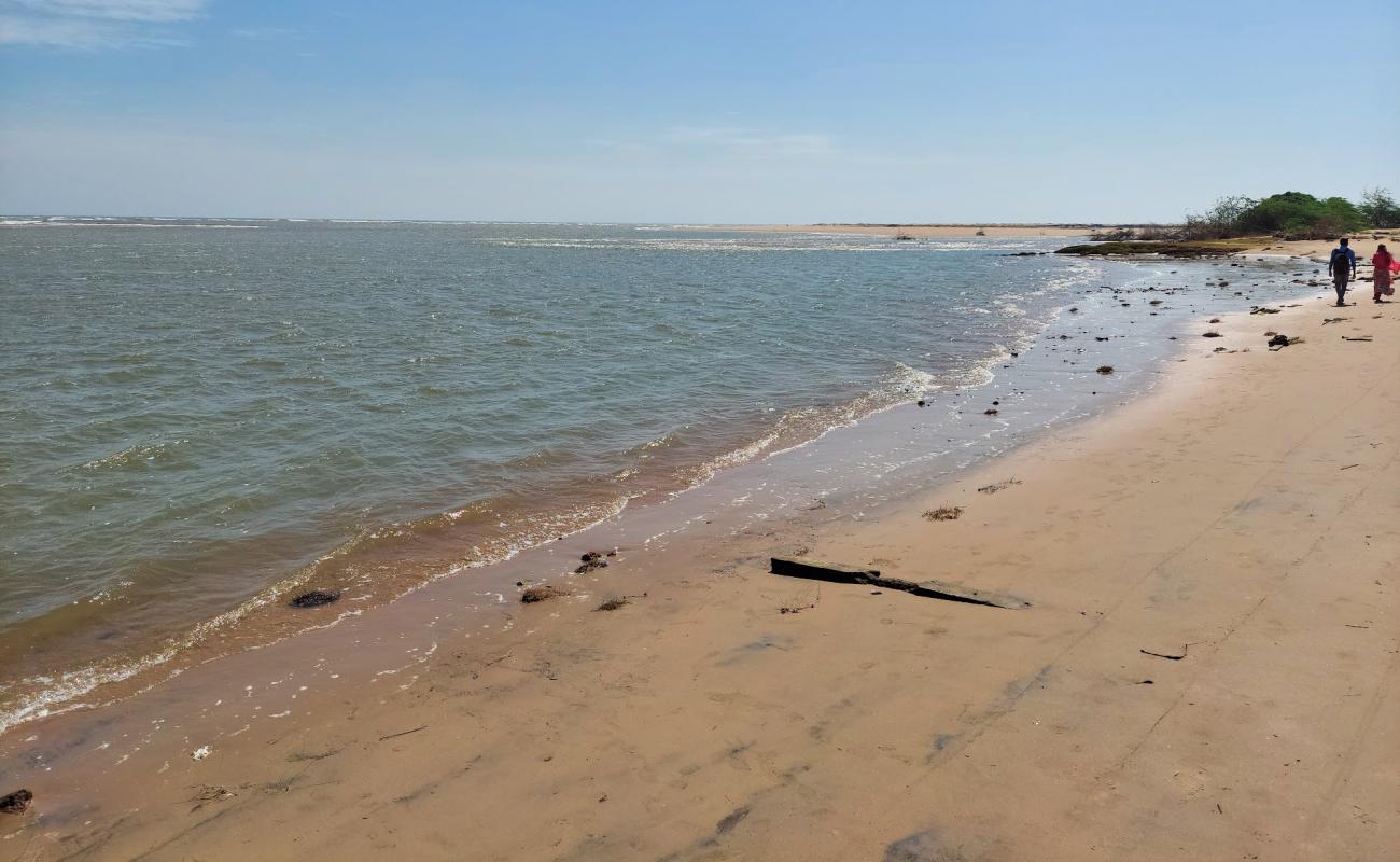 Kalingapatnam Beach'in fotoğrafı açık bej kum yüzey ile