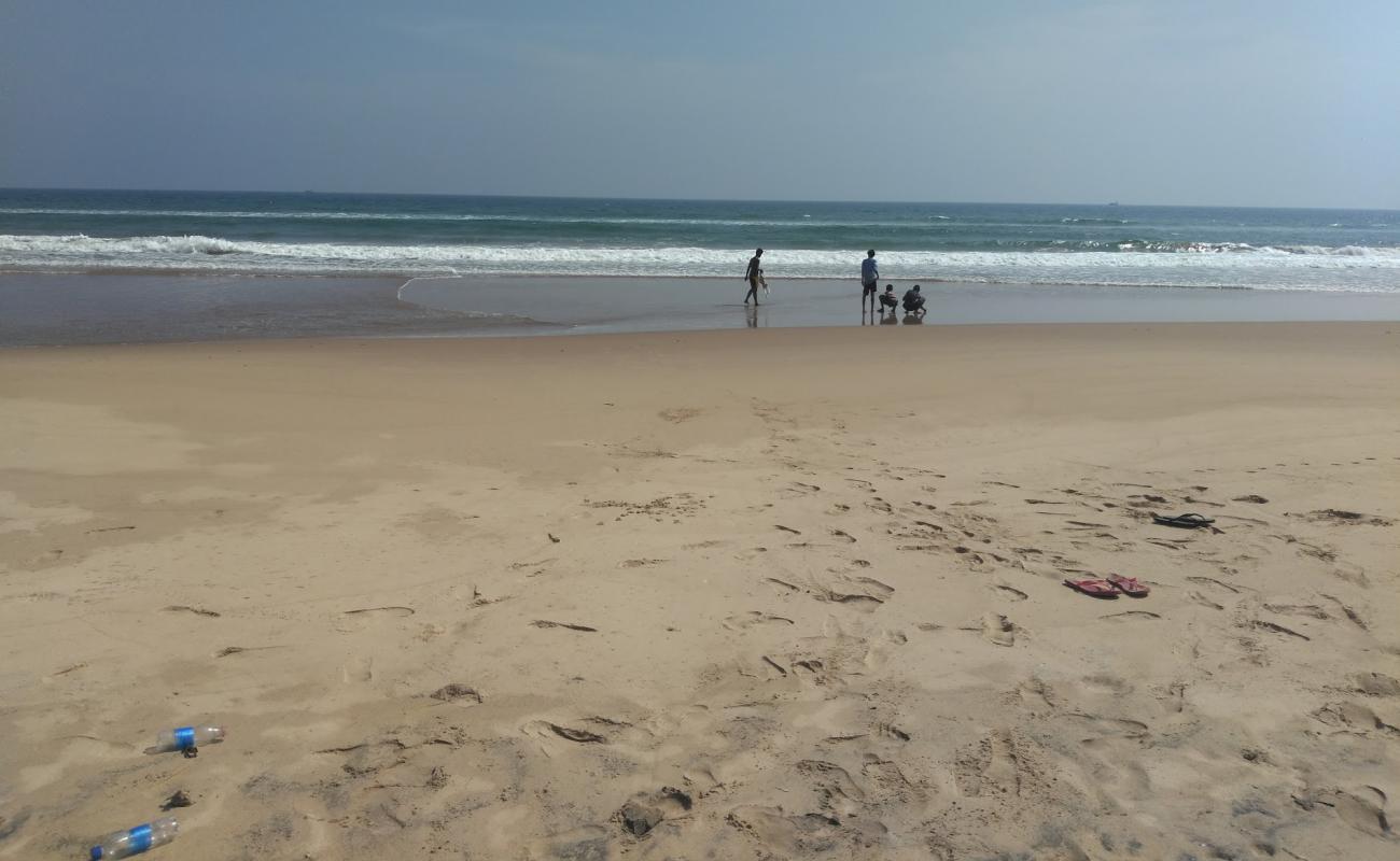 Guppidipeta Beach'in fotoğrafı açık bej kum yüzey ile