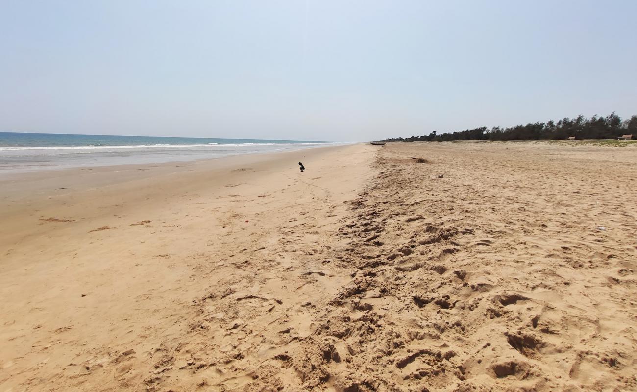Jagannnadhapuram Beach'in fotoğrafı açık bej kum yüzey ile