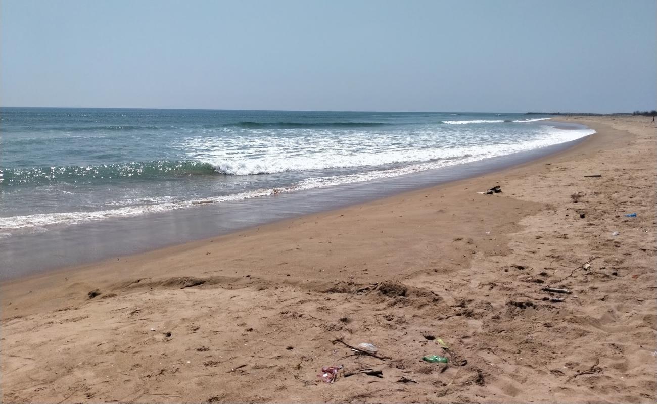 Bavanapadu Beach'in fotoğrafı açık bej kum yüzey ile
