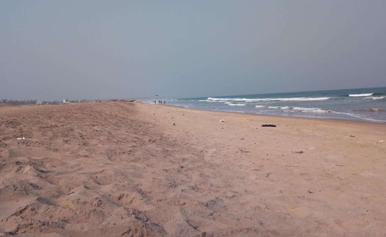 Battigalluru Beach'in fotoğrafı açık bej kum yüzey ile