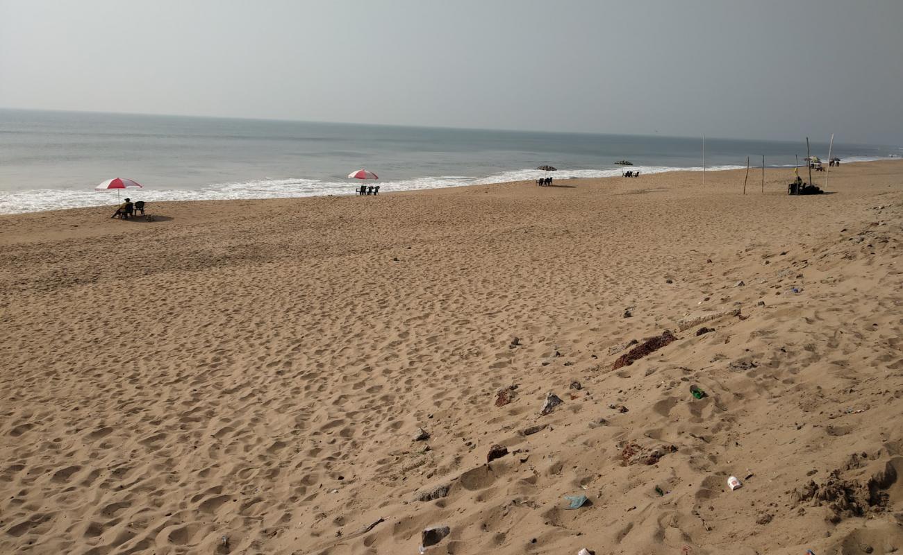 Muhana Beach'in fotoğrafı parlak kum yüzey ile