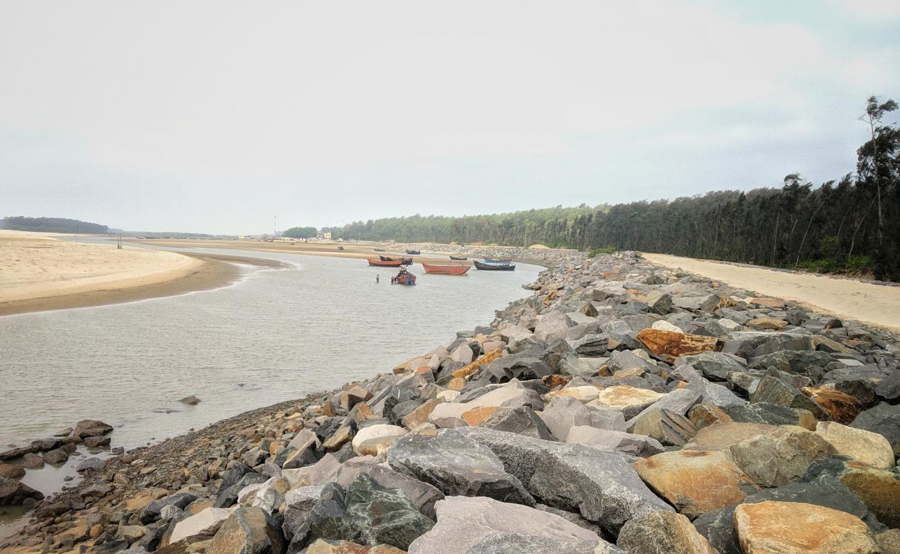 Talasari Beach'in fotoğrafı parlak kum yüzey ile