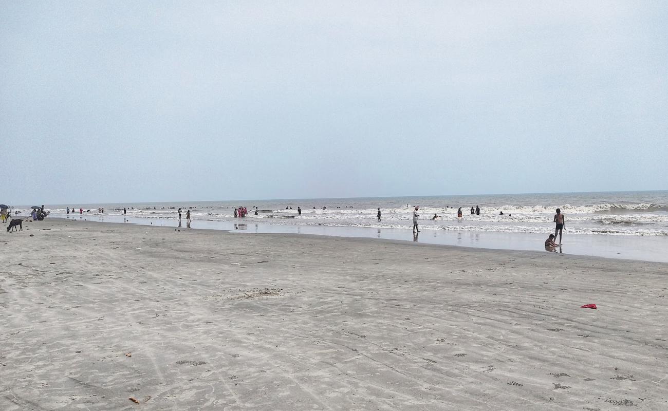 Gangasagar Mohona Sea Beach'in fotoğrafı parlak kum yüzey ile