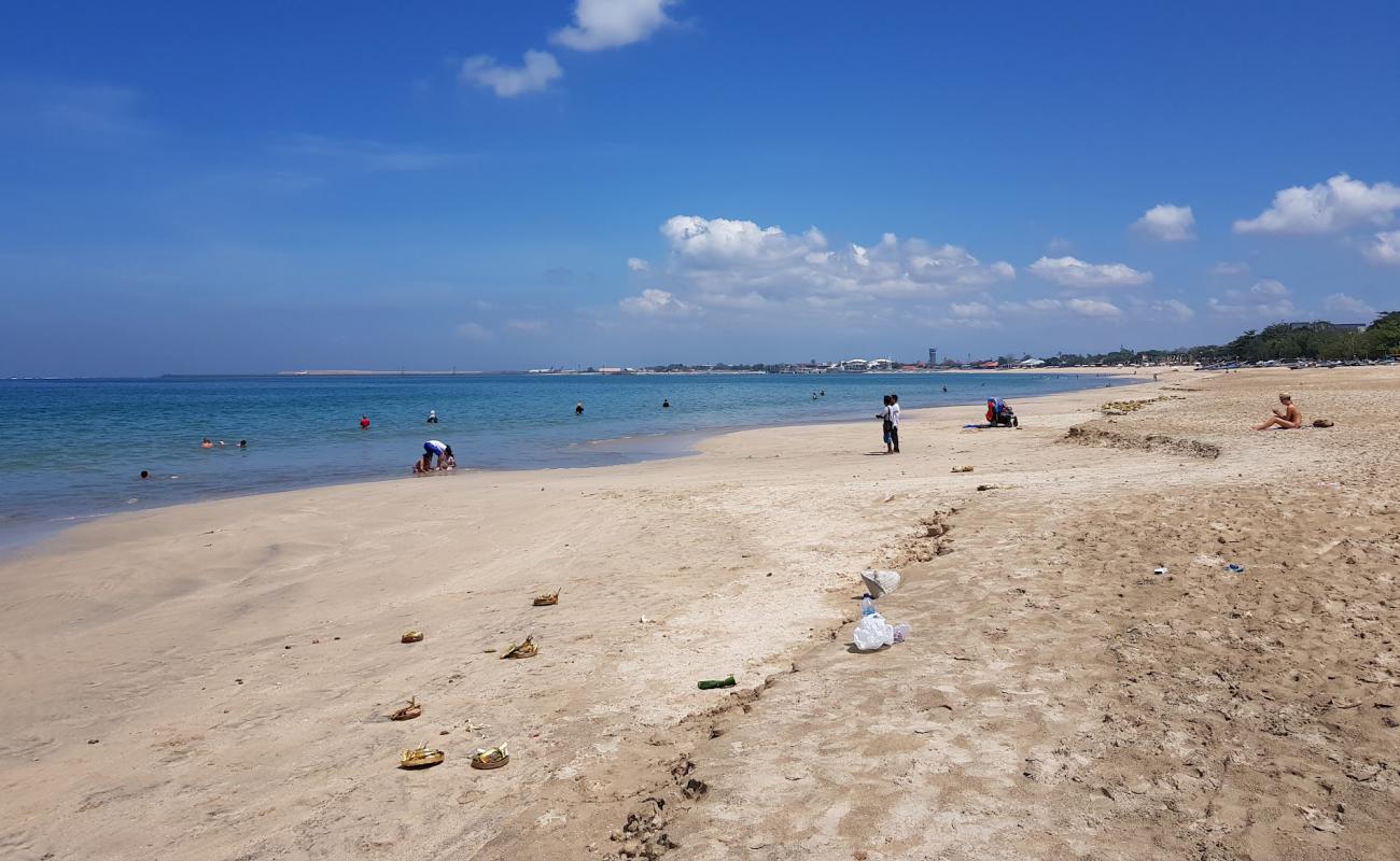 Jimbaran Plajı'in fotoğrafı parlak ince kum yüzey ile