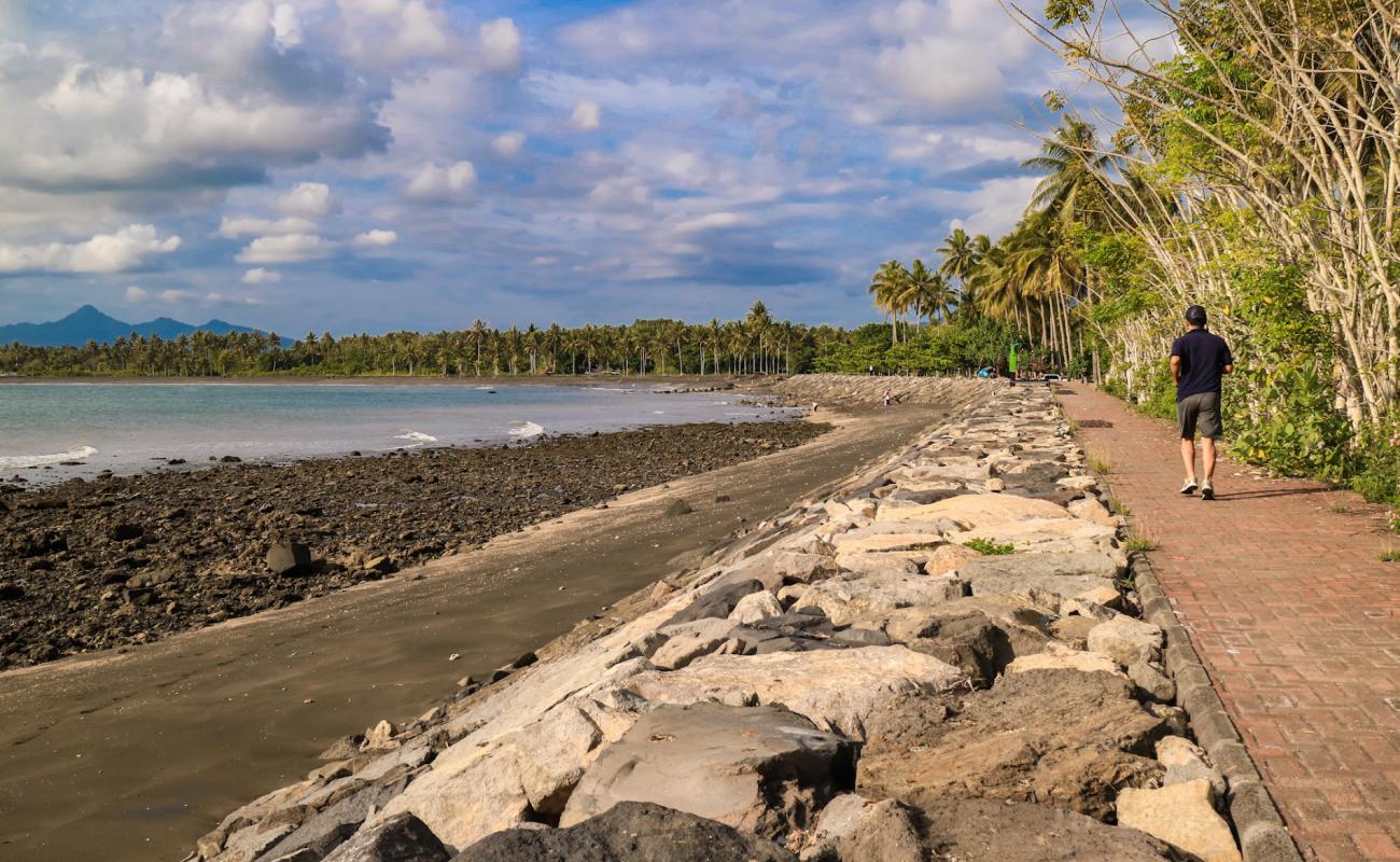 Baluk Rening Beach'in fotoğrafı taşlı kum yüzey ile