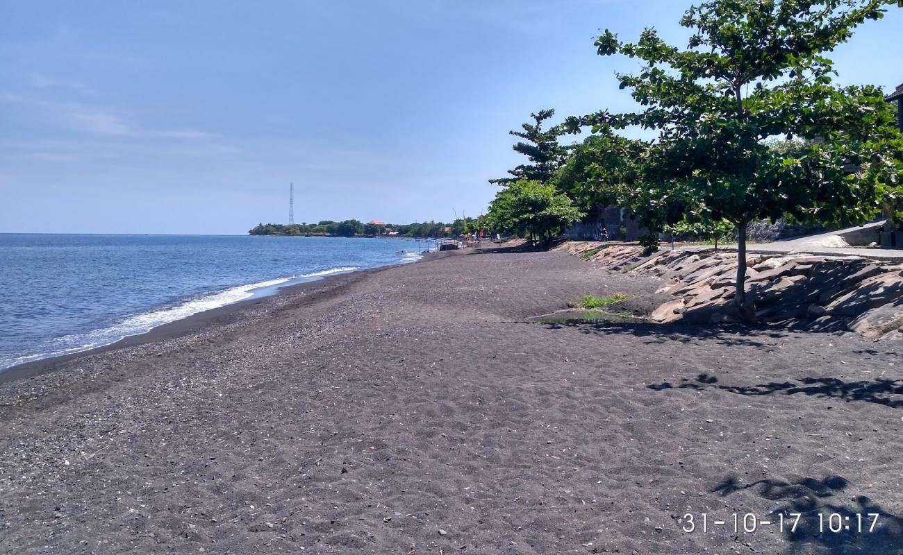 Beautiful Singaraja Beach'in fotoğrafı gri kum ve çakıllar yüzey ile