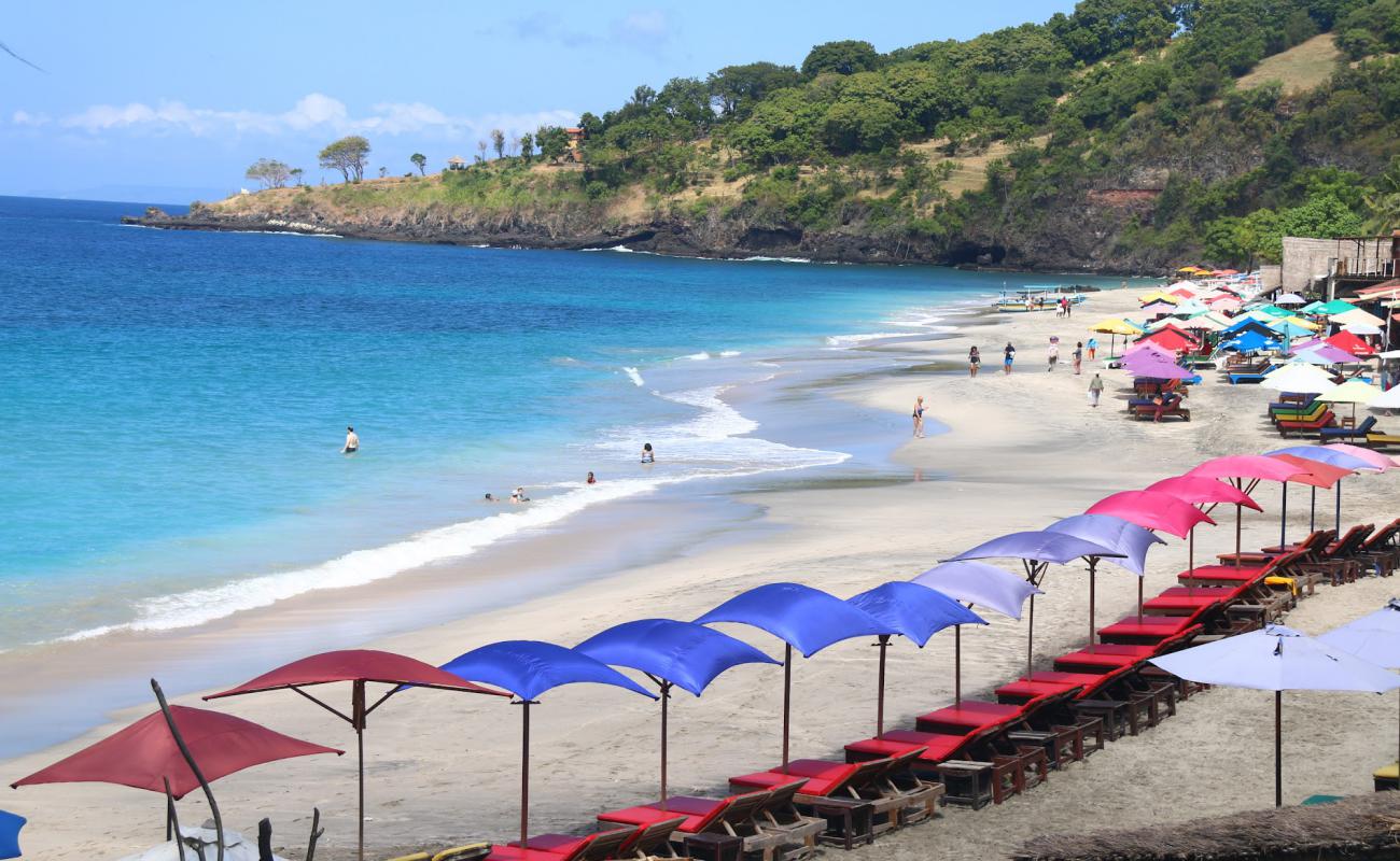 Virgin Beach'in fotoğrafı parlak kum yüzey ile