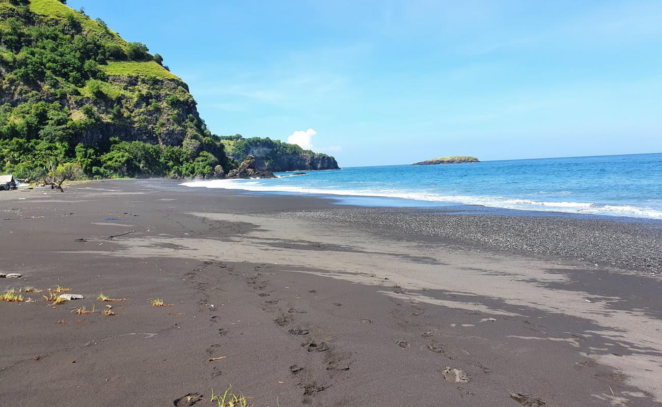 Bugbug Beach'in fotoğrafı gri kum yüzey ile