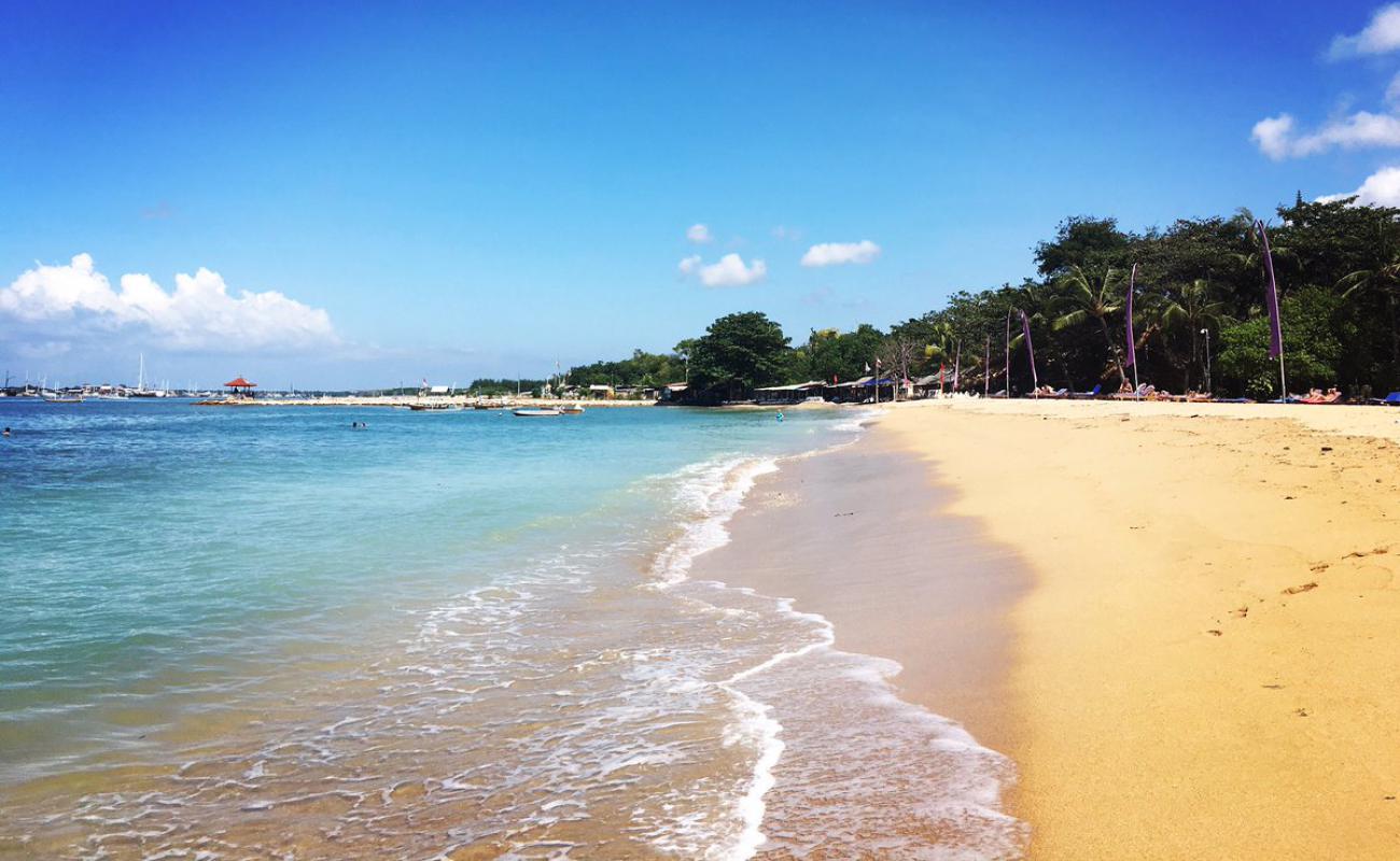 Sanur Beach II'in fotoğrafı parlak kum yüzey ile