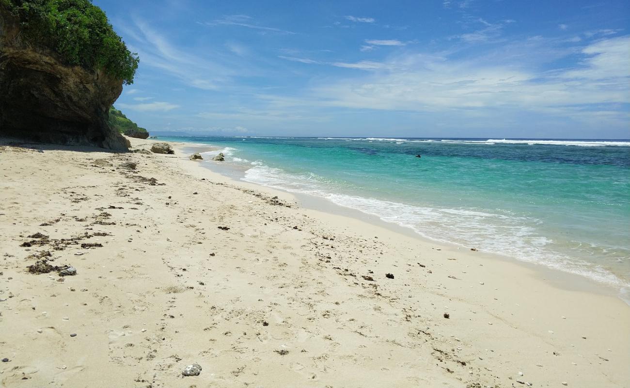 Timbis Beach'in fotoğrafı parlak kum yüzey ile