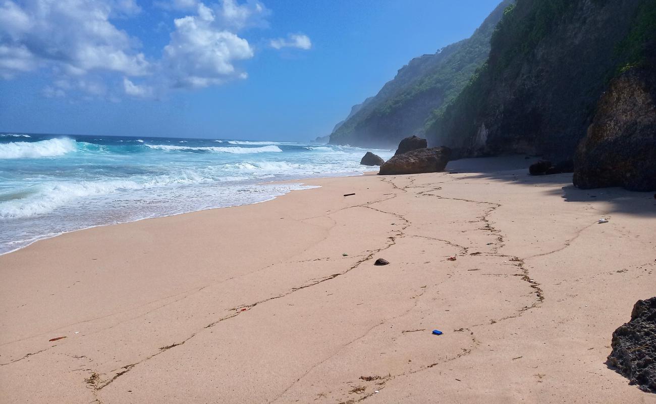 Argani beach'in fotoğrafı parlak kum ve kayalar yüzey ile