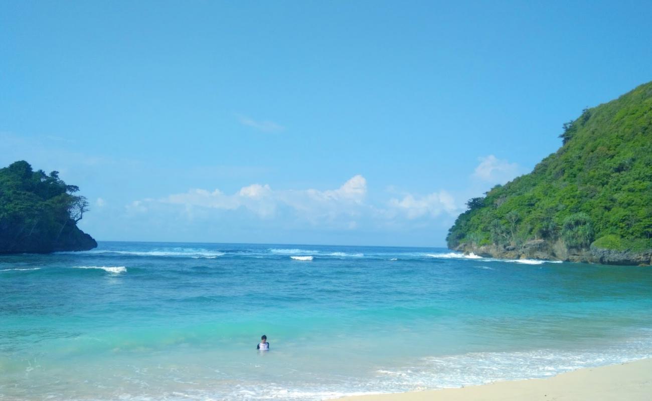 Yosua Beach'in fotoğrafı açık bej kum yüzey ile