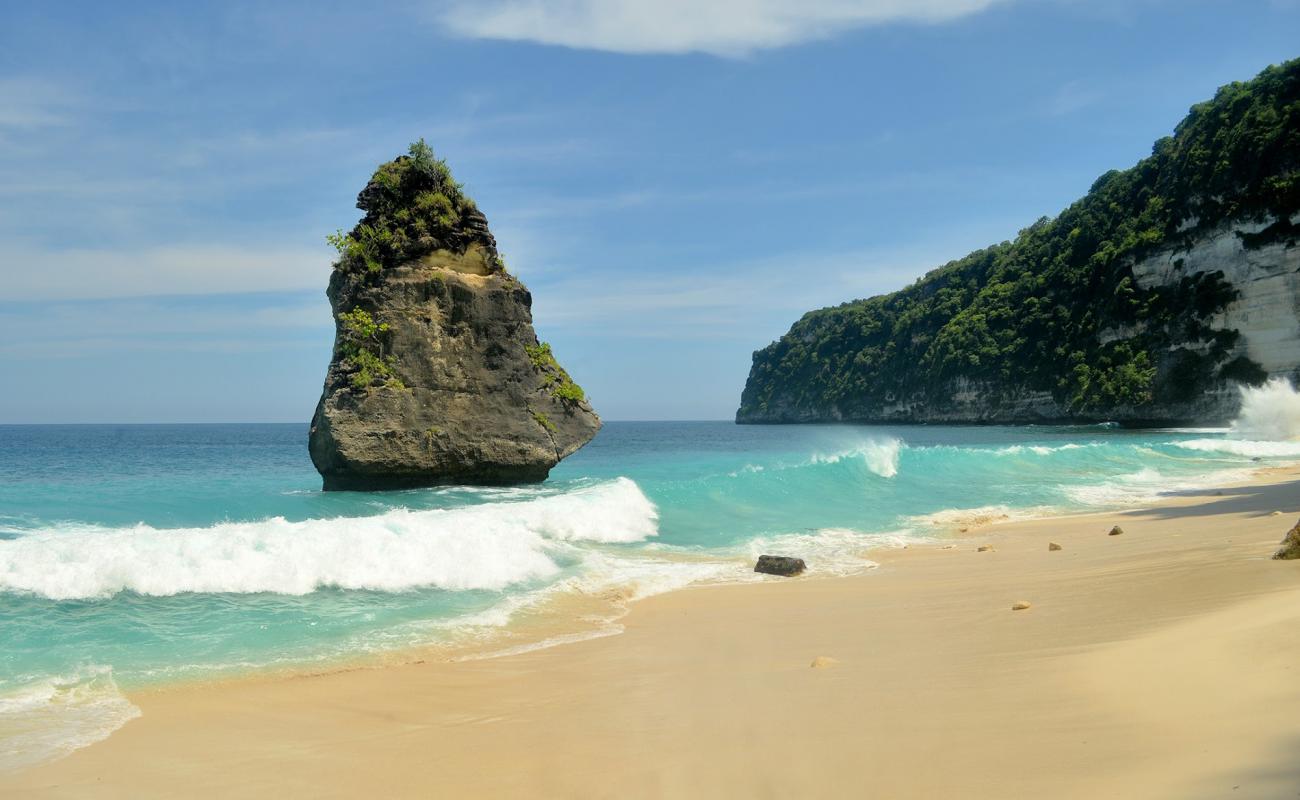 Suwehan Beach'in fotoğrafı beyaz kum yüzey ile