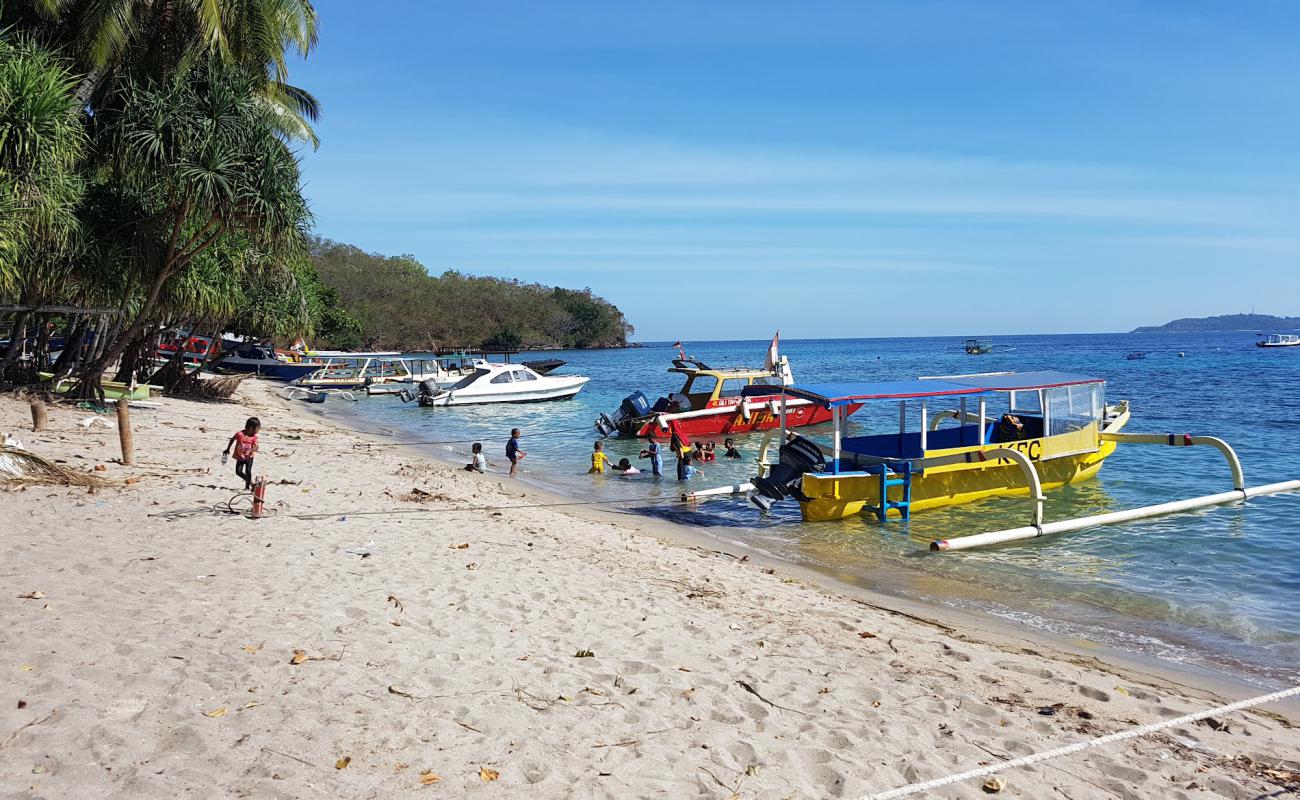 Kecinan beach'in fotoğrafı açık bej kum yüzey ile