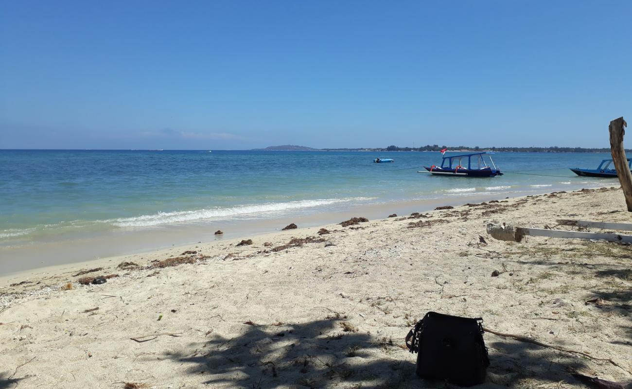 Sejuk beach'in fotoğrafı açık bej kum yüzey ile