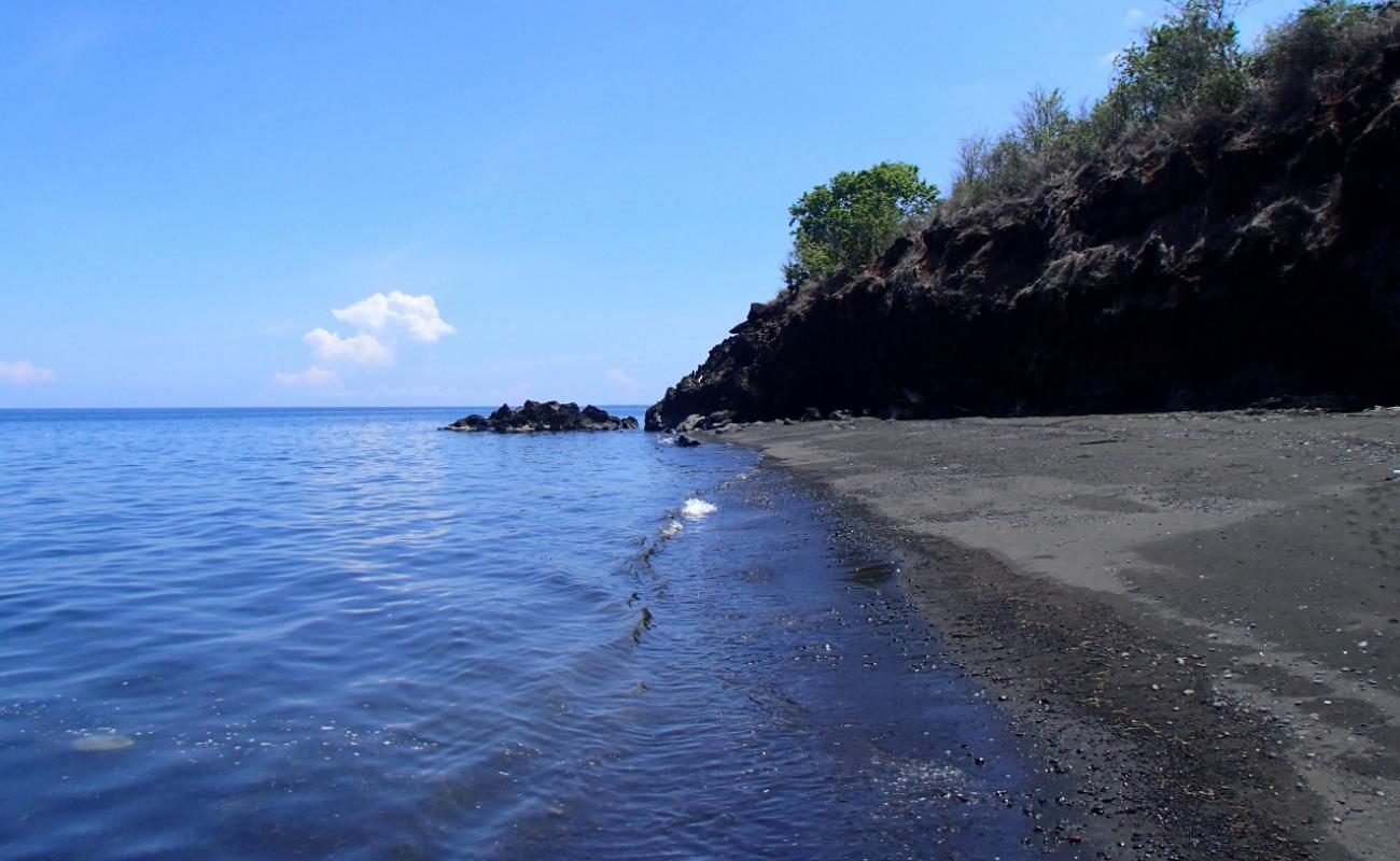 Wisata Pantai Tekalok'in fotoğrafı kahverengi kum yüzey ile