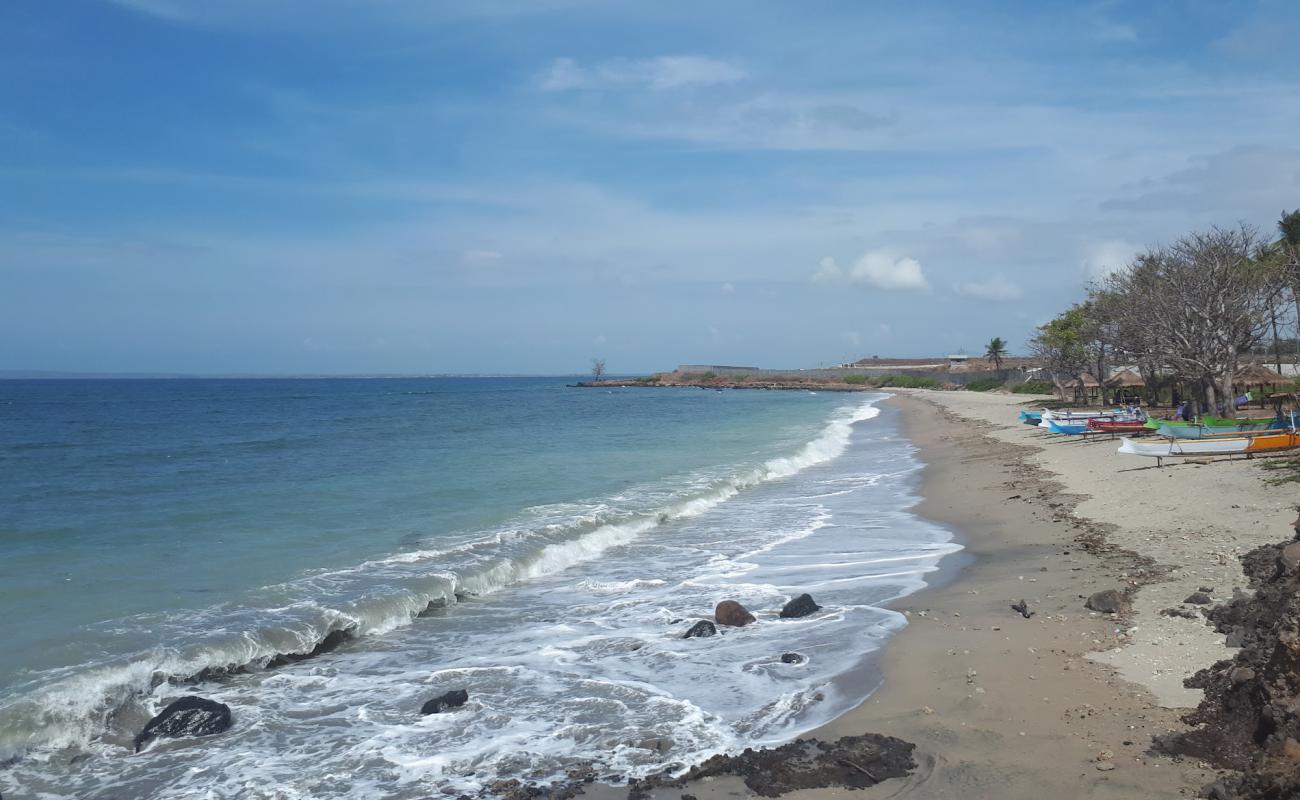 Kuang wai beach'in fotoğrafı açık bej kum yüzey ile