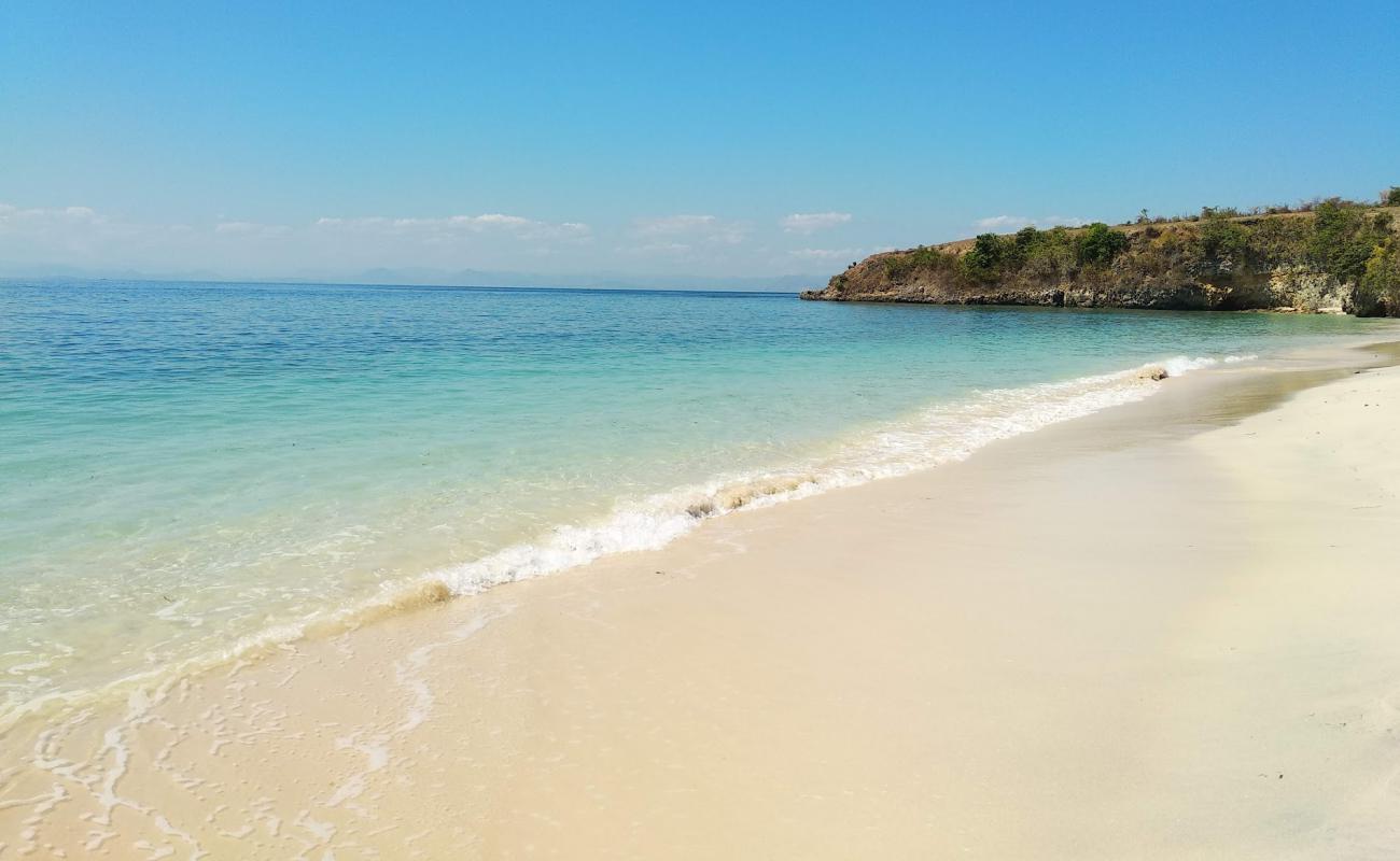 Telone beach II'in fotoğrafı pembe kum yüzey ile