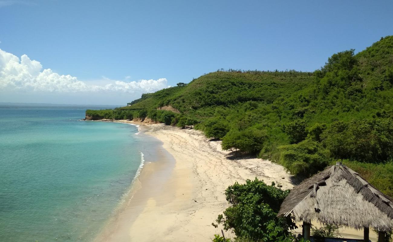 Rungkang Beach'in fotoğrafı parlak kum yüzey ile