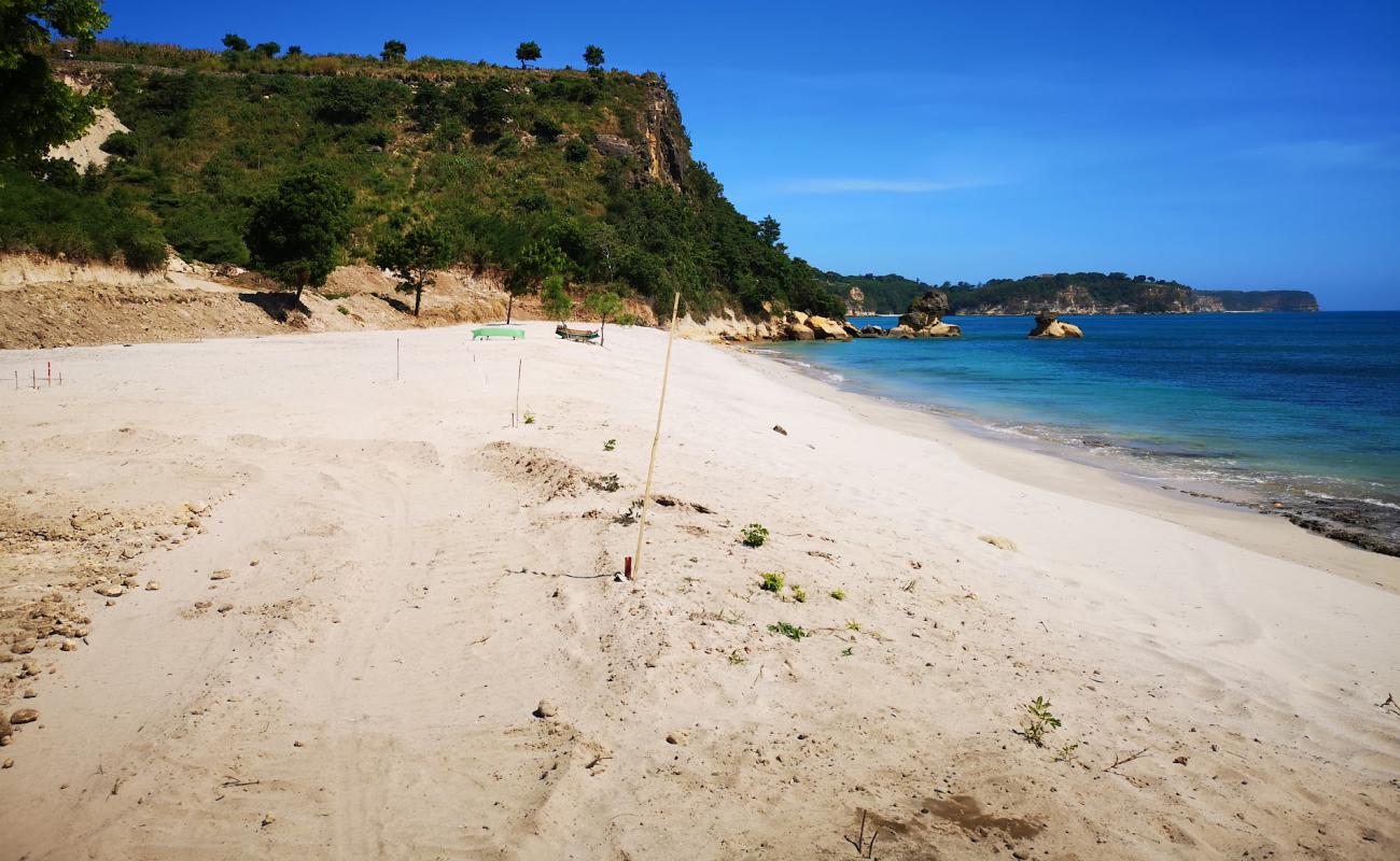 Bukit Berora Beach'in fotoğrafı düz ve uzun ile birlikte