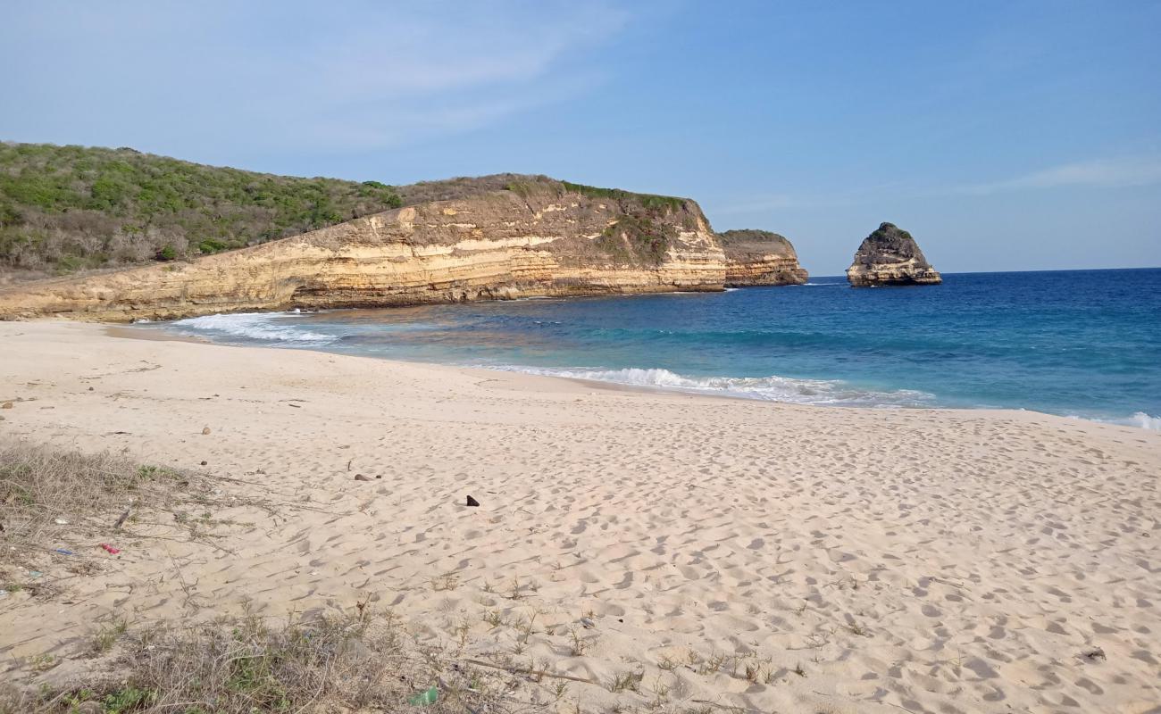 Bilasayak Beach'in fotoğrafı açık bej kum yüzey ile