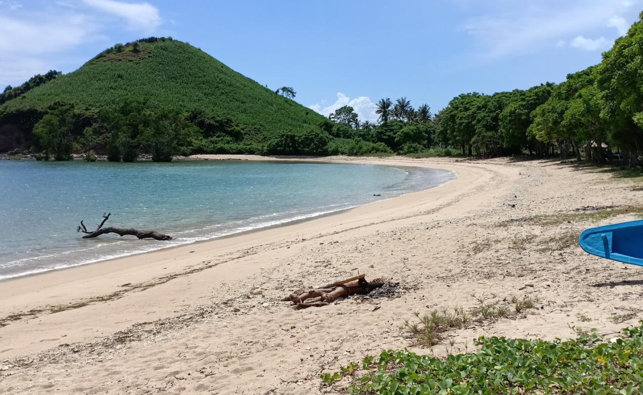 Dondon Beach'in fotoğrafı açık bej kum yüzey ile