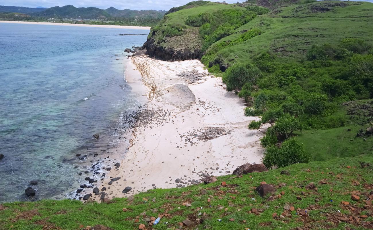 Queen Beach'in fotoğrafı açık bej kum yüzey ile