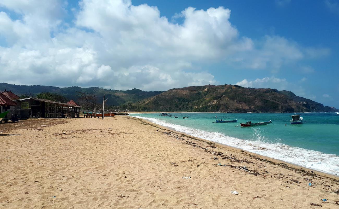 Areguling Beach'in fotoğrafı açık bej kum yüzey ile