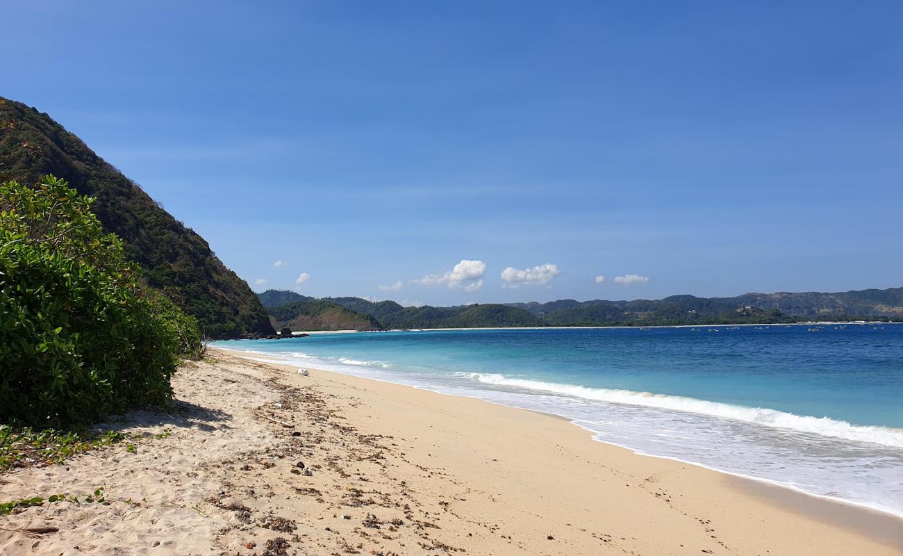 Serangan Beach'in fotoğrafı parlak kum yüzey ile