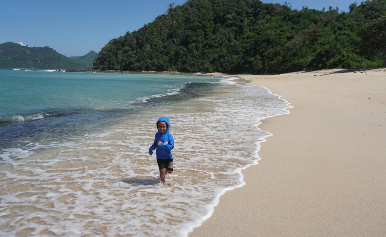 Rangking Beach'in fotoğrafı açık bej kum yüzey ile