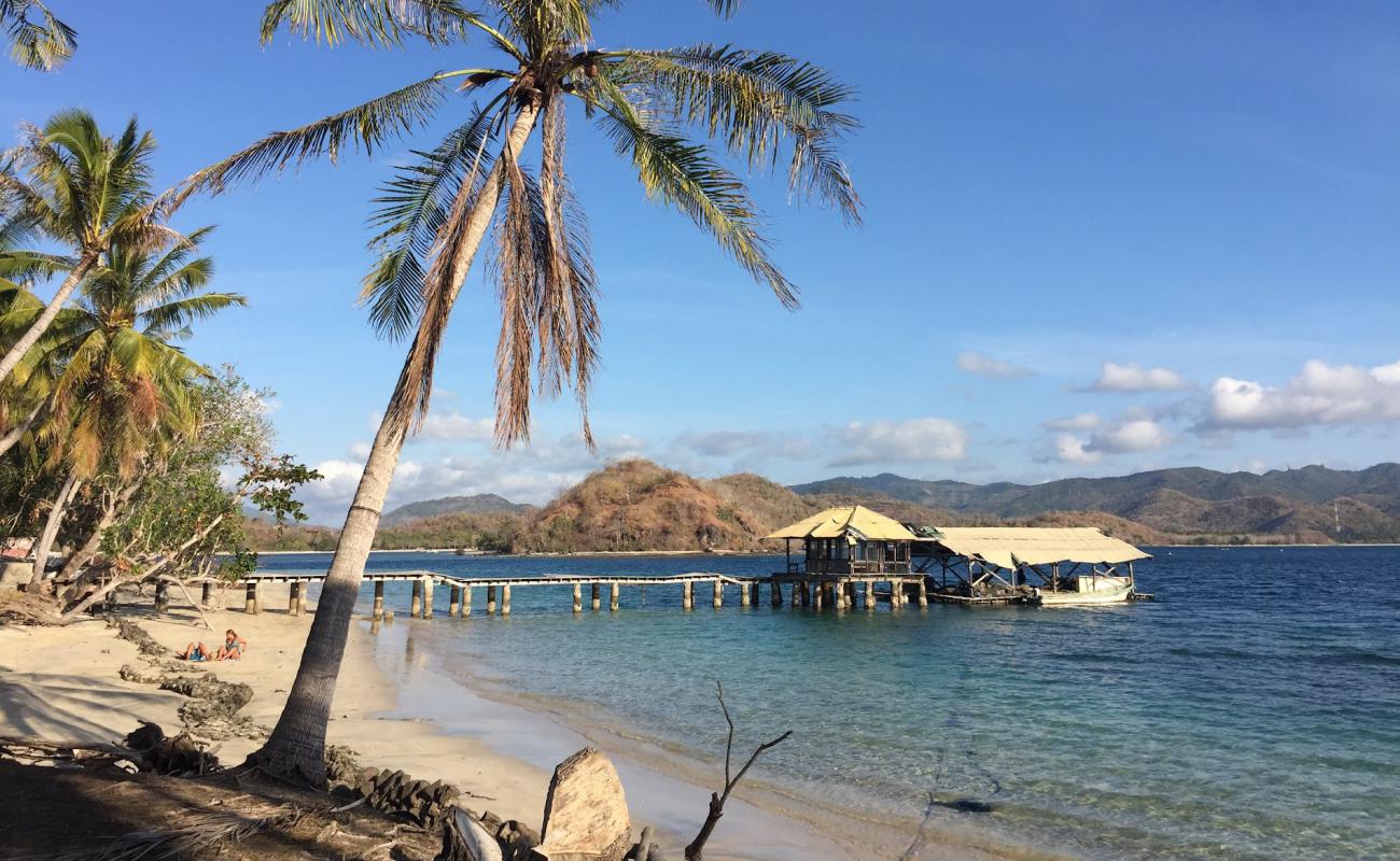 Gili Asahan Pearl Beach'in fotoğrafı beyaz kum yüzey ile
