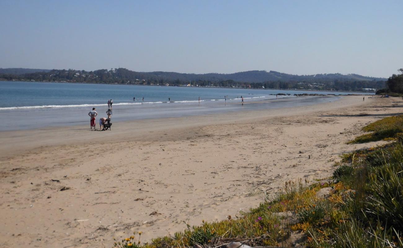 Surfside Beach'in fotoğrafı açık bej kum yüzey ile