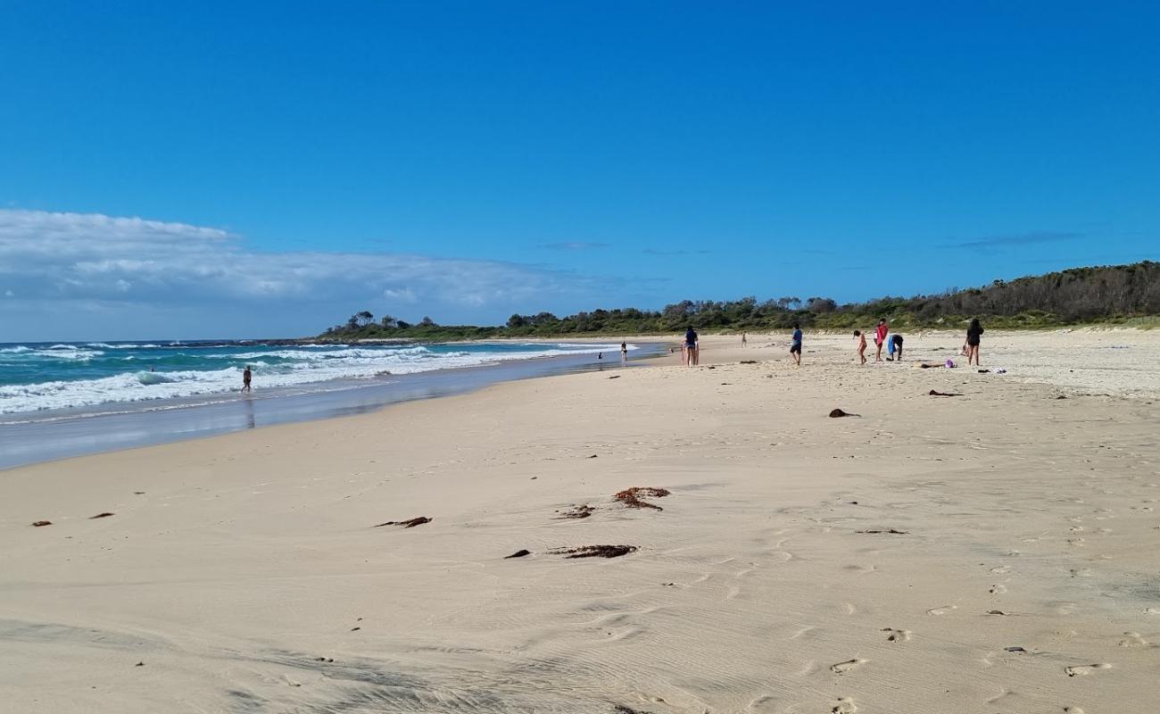 Racecourse Beach'in fotoğrafı açık bej kum yüzey ile