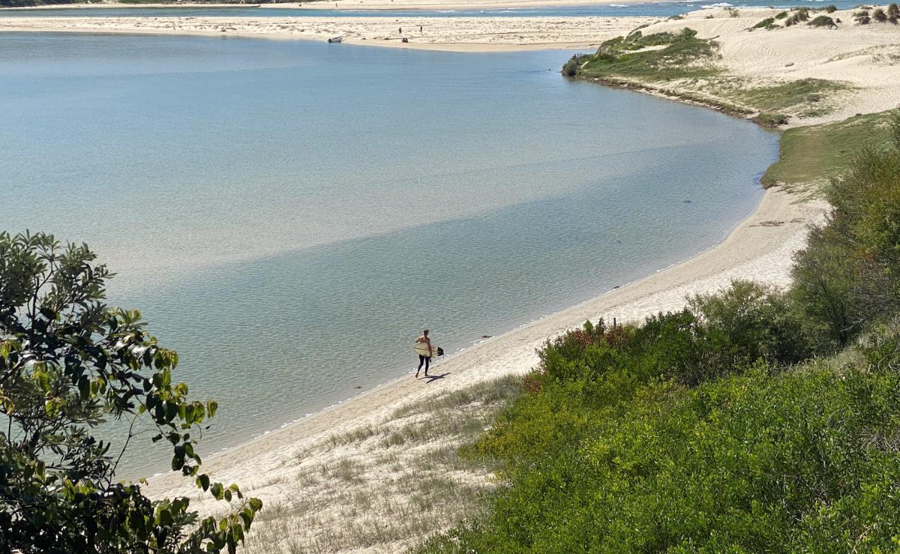 Conjola Beach'in fotoğrafı açık bej kum yüzey ile