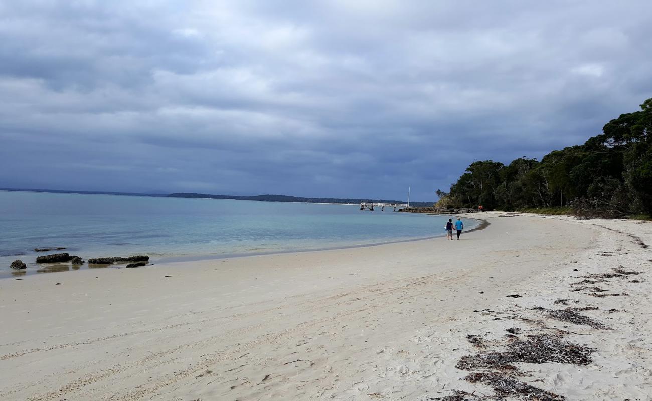 Bindijine Beach'in fotoğrafı açık bej kum yüzey ile