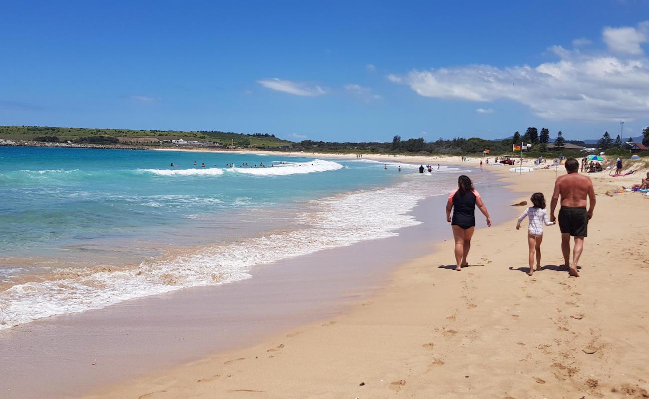 Shellharbour South Beach'in fotoğrafı i̇nce bej kum yüzey ile