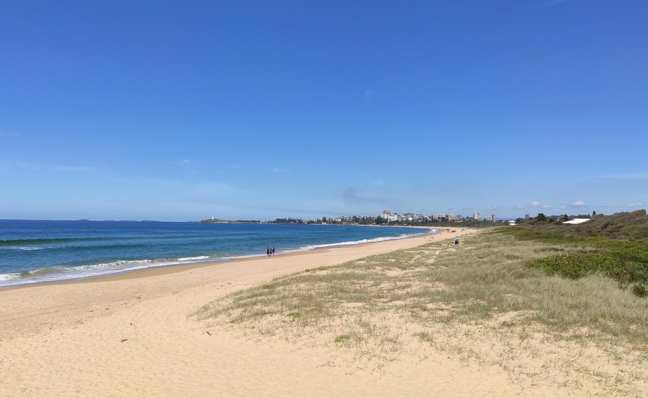 Fairy Meadow Beach'in fotoğrafı parlak ince kum yüzey ile